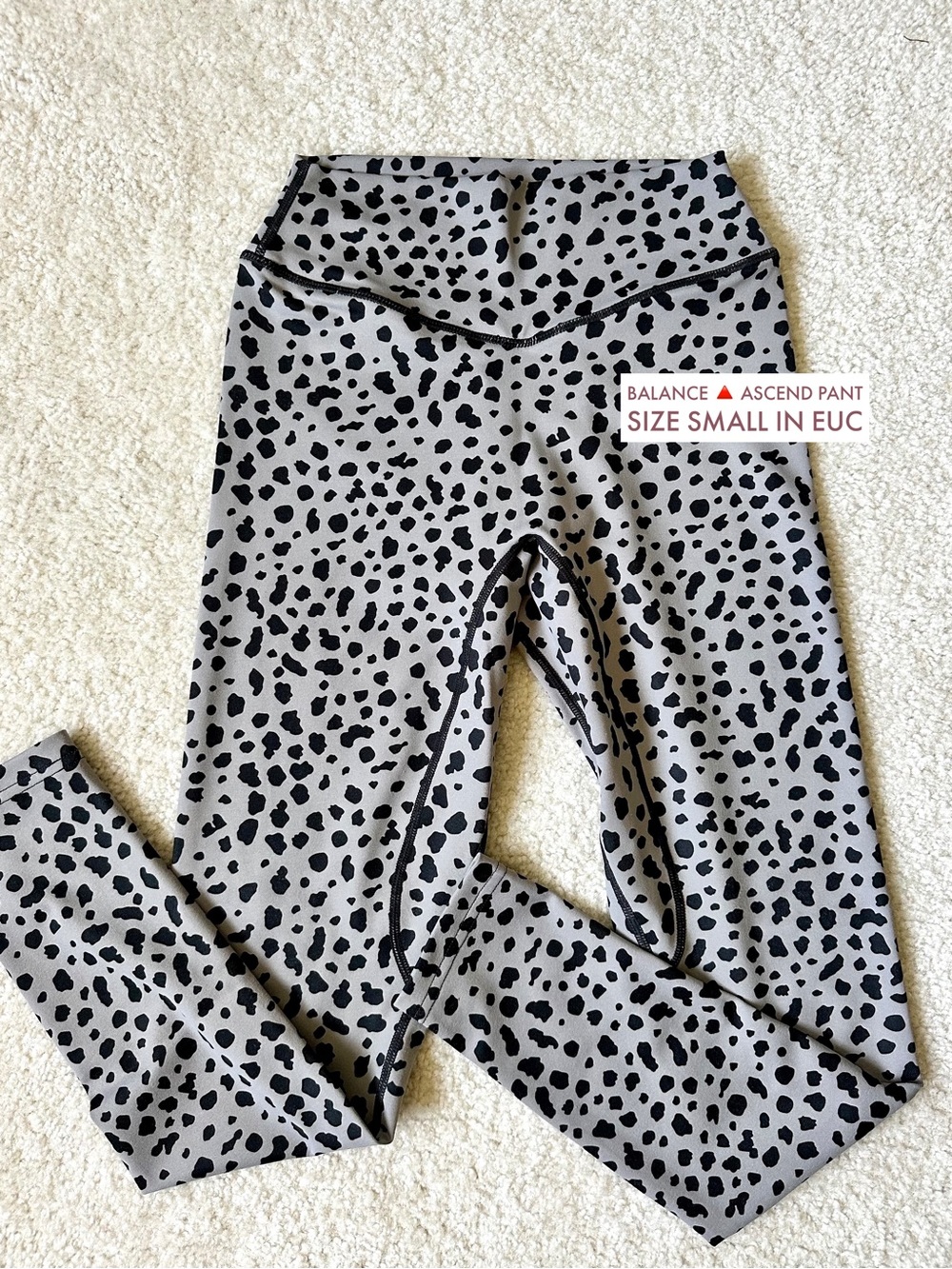 Balance Athletica Vitality Snow Leopard Grey Leggings size small
